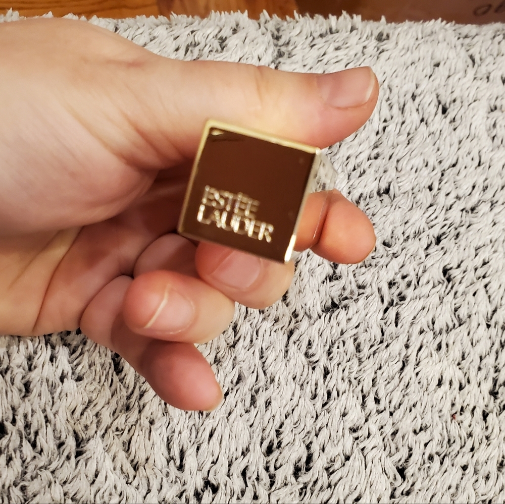 Estee Lauder Luxurious Limited Edition Lipstick- Strictly Confidential - Picture 3 of 5